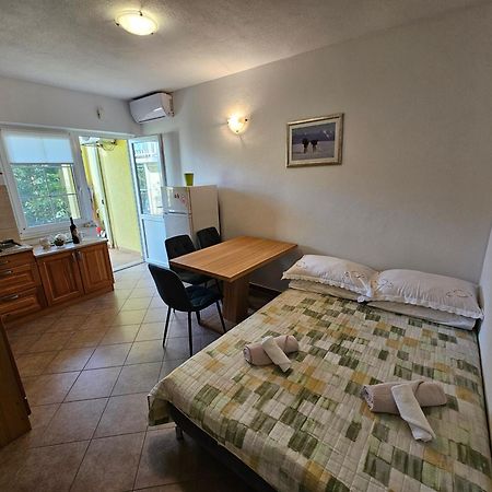Apartmani Natasa Lokva Rogoznica Exterior photo
